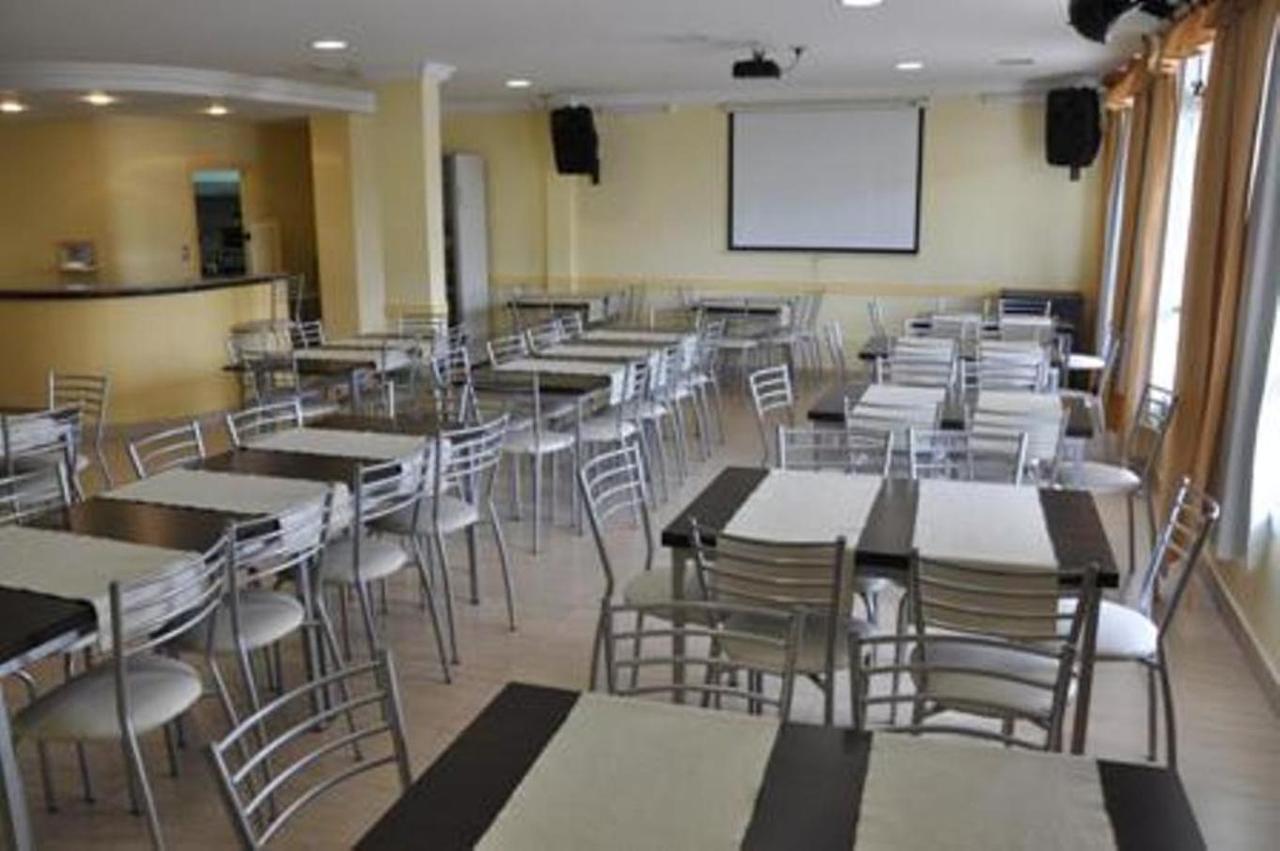 Hotel Tandil Puerto Madryn Buitenkant foto