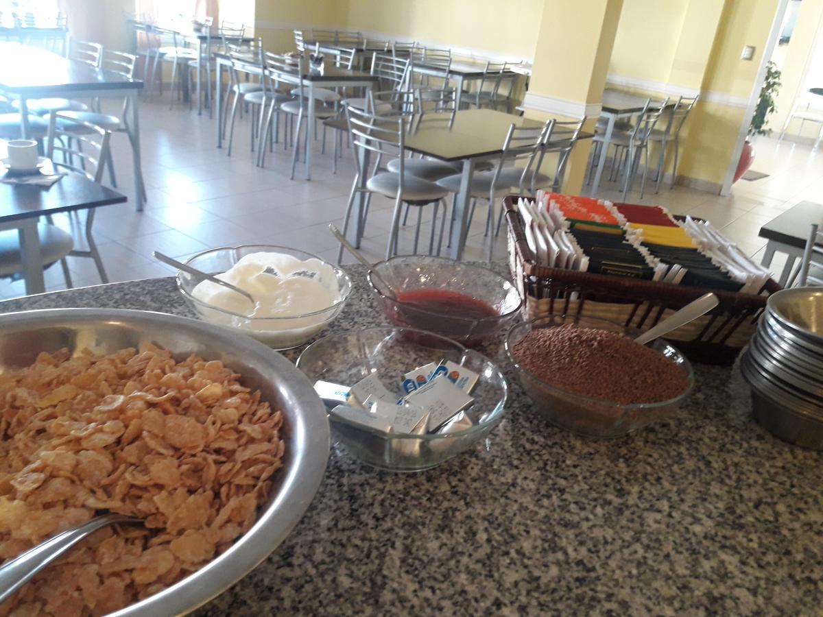 Hotel Tandil Puerto Madryn Buitenkant foto