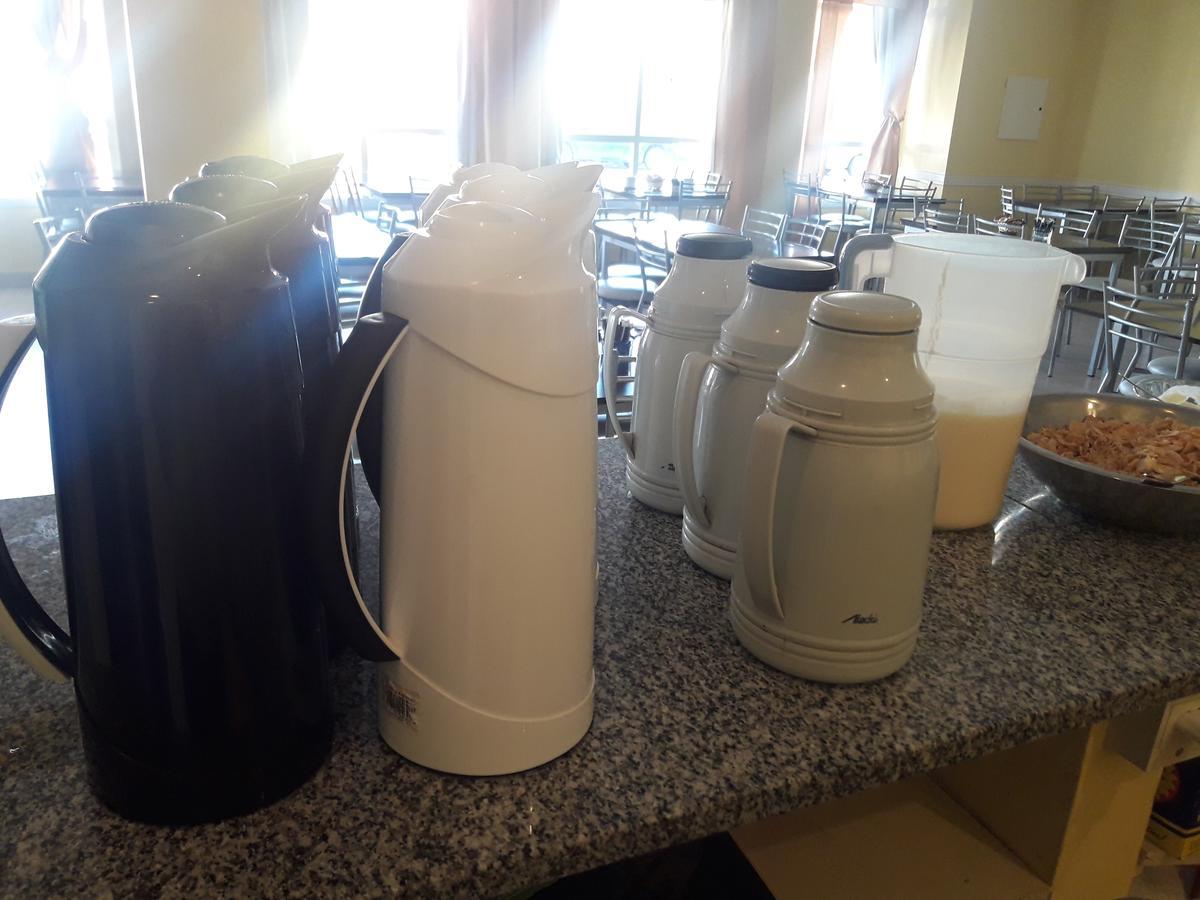 Hotel Tandil Puerto Madryn Buitenkant foto